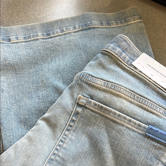 7 For All Mankind Tailorless Dojo in color, Merton Comfort - Picture 3 of 8